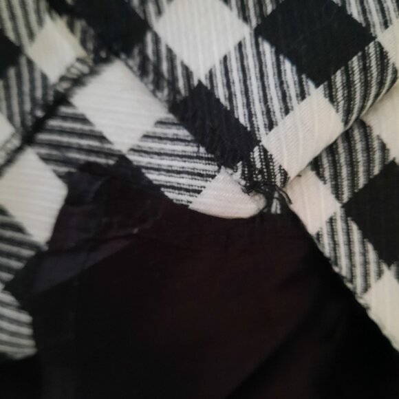 Daily Habit Plaid Skirt Size 9 - Picture 3 of 4